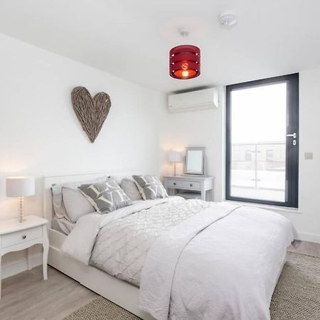 2 Bedroom Penthouse - Large Balcony - Minster View York Exterior foto