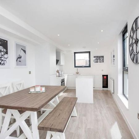 2 Bedroom Penthouse - Large Balcony - Minster View York Exterior foto
