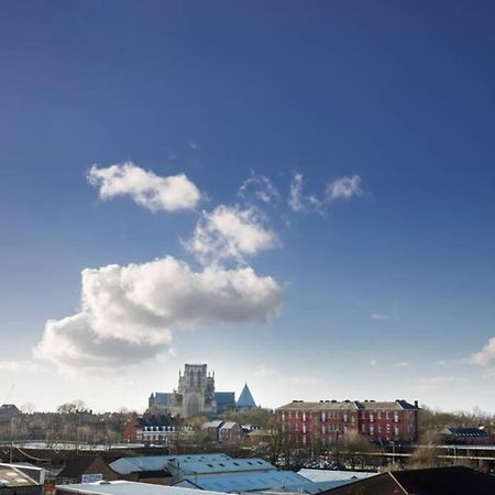2 Bedroom Penthouse - Large Balcony - Minster View York Exterior foto