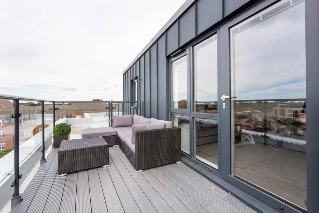 2 Bedroom Penthouse - Large Balcony - Minster View York Exterior foto