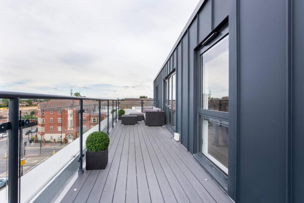 2 Bedroom Penthouse - Large Balcony - Minster View York Exterior foto