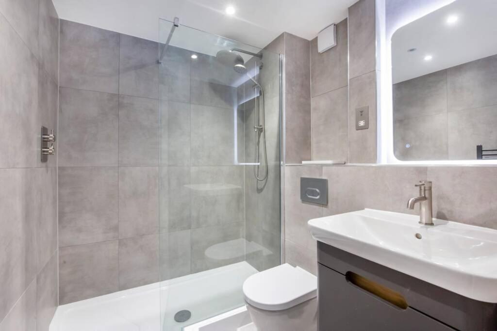 2 Bedroom Penthouse - Large Balcony - Minster View York Exterior foto